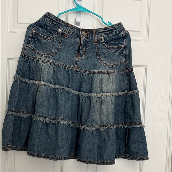 Chic A-Line Denim Skirt - Picture 1 of 5